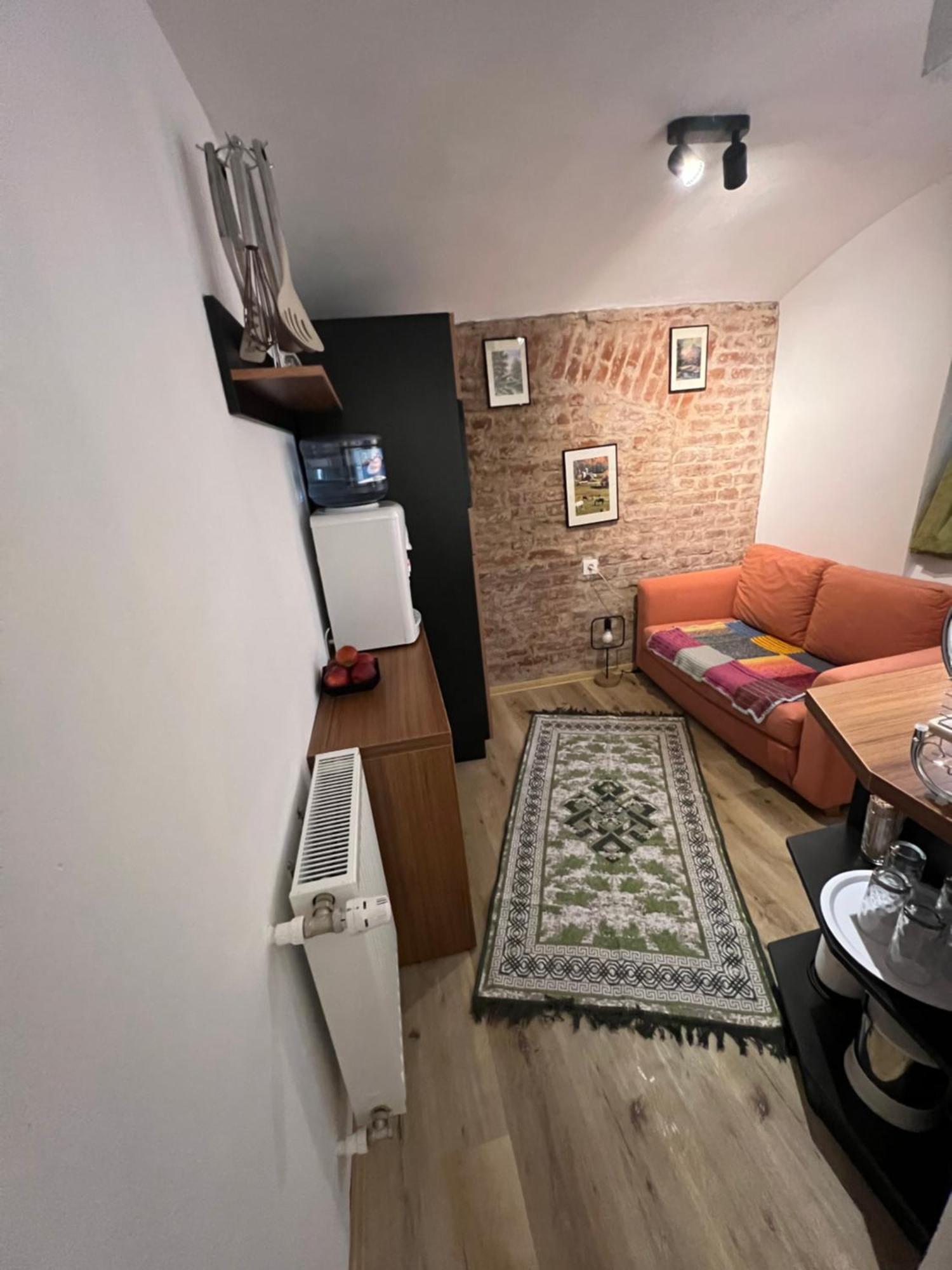 Apartament Tim 1 *