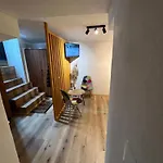 Tim Apartment 1