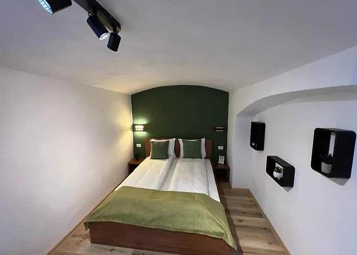 Tim Apartment 1